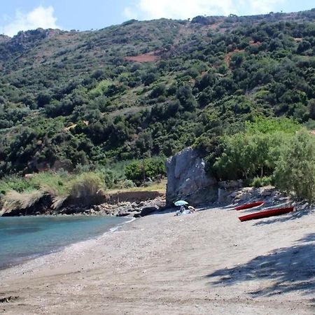 House Just On The Beach -Included 2 Canoe, 2 Bicycles Ravdhoukha Exterior photo